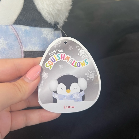 NWT Luna the penguin 8” squishmallow - Picture 4 of 4